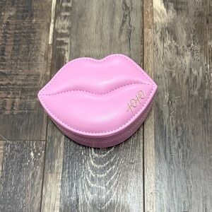 New Kendra Scott Pink Lip-Shaped Case